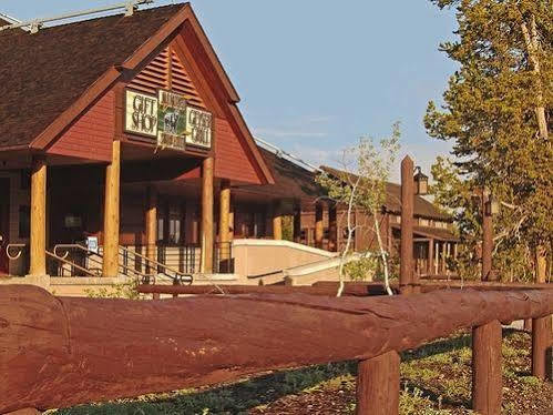 Old Faithful Snow Lodge Экстерьер фото